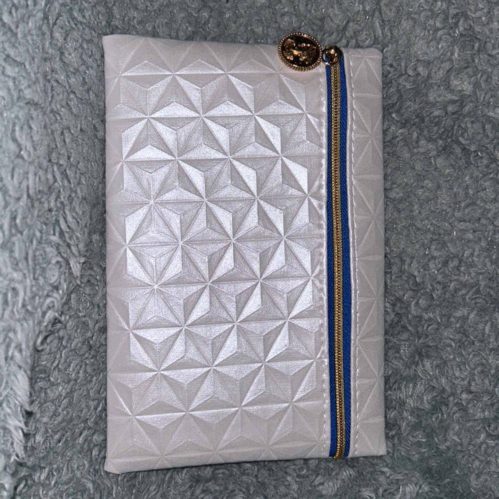 Ipsy makeup bag